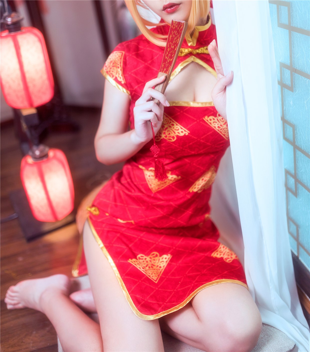 Rabbit playing with sister Ying and red cheongsam(24)